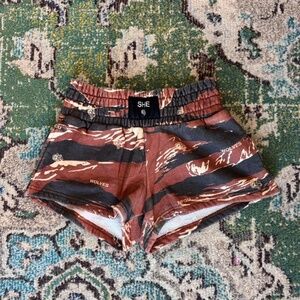 Like New Women's Darc Sport She Wolf Orange and Black Camo Knit Shorts